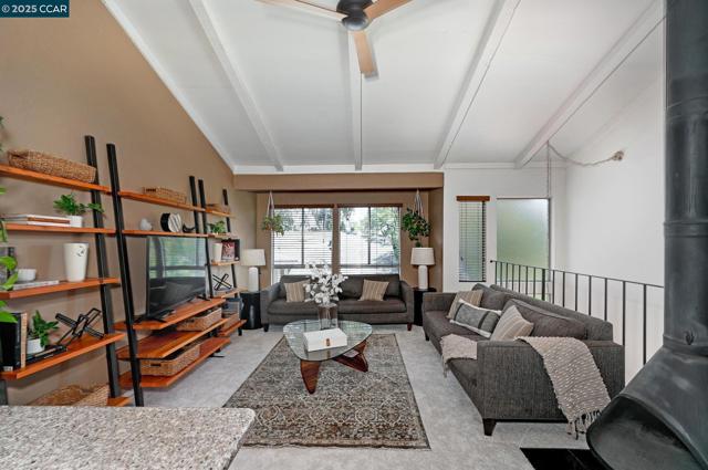 433 Ridgeview Dr, Pleasant Hill CA: https://media.crmls.org/mediaz/86148ab6-644a-4771-b0e5-dabcadfe83a0.jpg
