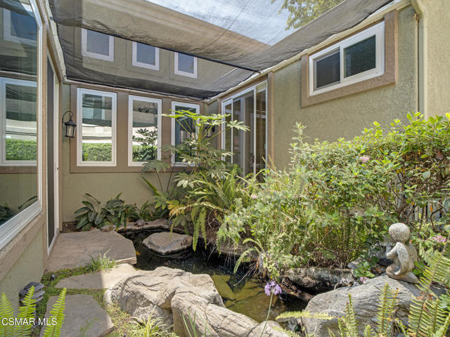 4126 Sterlingview Drive, Moorpark CA: https://media.crmls.org/mediaz/8614a1ea-40c2-4597-876b-2d7486bdd13c.jpg