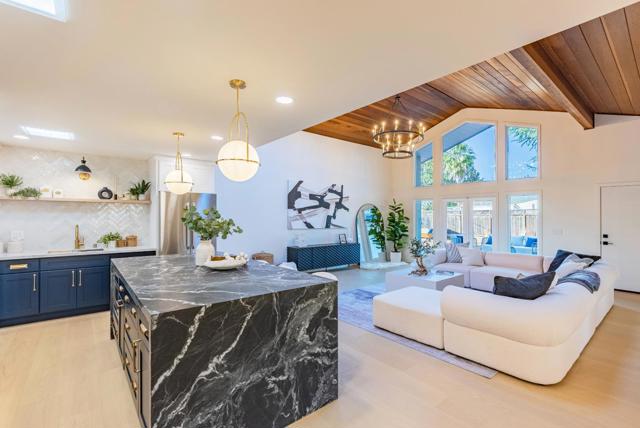 2083 Louise Lane, Los Altos CA: https://media.crmls.org/mediaz/86156518-f742-4814-9093-3f997ec93339.jpg