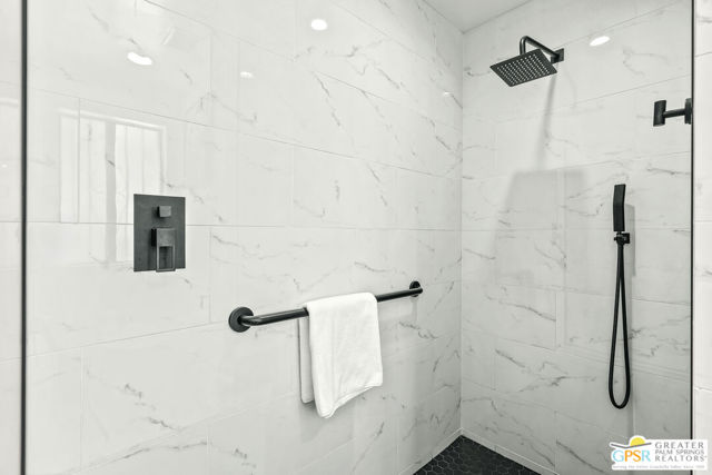 2602 N Whitewater Club Drive, Palm Springs CA: https://media.crmls.org/mediaz/86161b0e-15b5-422b-8a03-38ad9190ea11.jpg