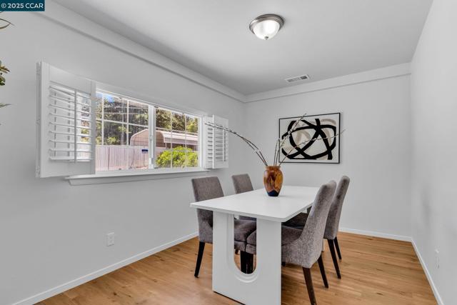 280 Sierra Dr, Walnut Creek CA: https://media.crmls.org/mediaz/8616e02f-95ef-4977-8979-351143c60c26.jpg