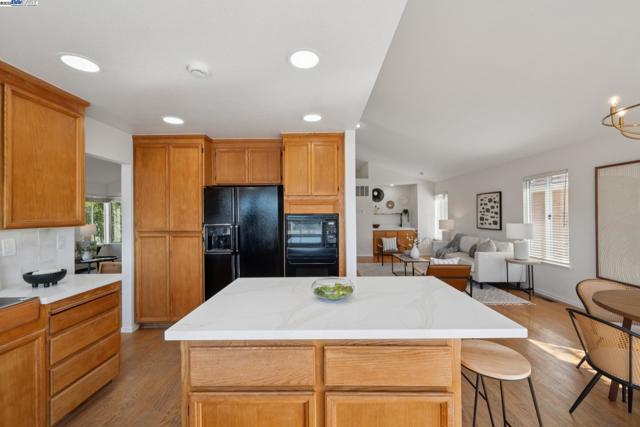 447 Donner Way, San Ramon CA: https://media.crmls.org/mediaz/8617f3ef-8813-488d-9070-12095404e688.jpg