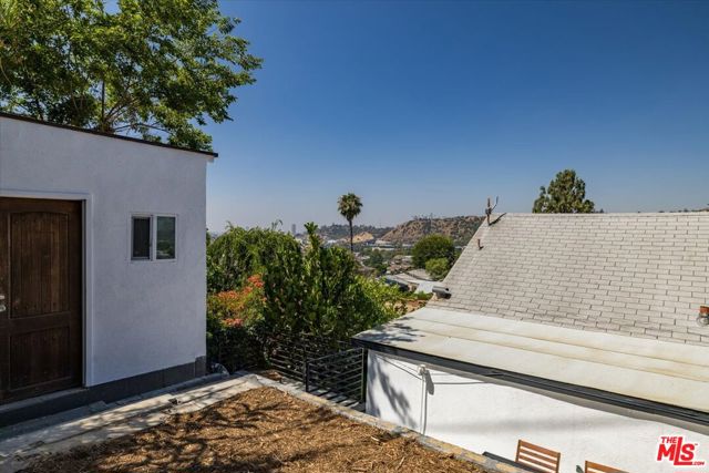 621 Isabel Street, Los Angeles CA: https://media.crmls.org/mediaz/8617fa73-83ae-4f02-ab72-a65df6fa1455.jpg
