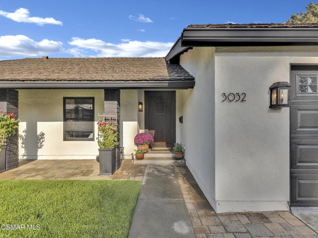 3032 E Black Hills Court, Westlake Village CA: https://media.crmls.org/mediaz/8618318a-732b-4606-8364-6a200551aebc.jpg