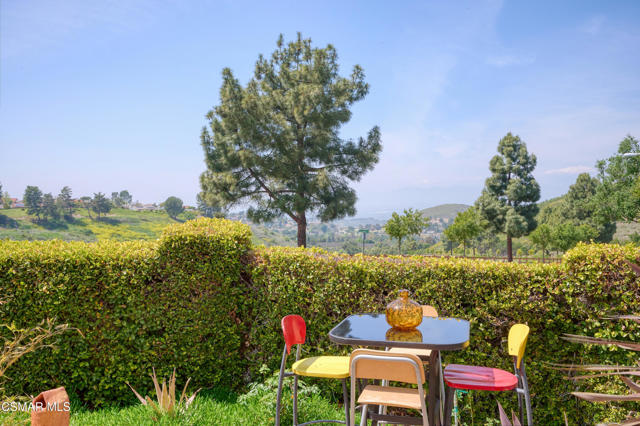 3695 Mapleknoll Place, Thousand Oaks CA: https://media.crmls.org/mediaz/861867d0-30a4-4fe0-a9d3-d4aee39b3a38.jpg
