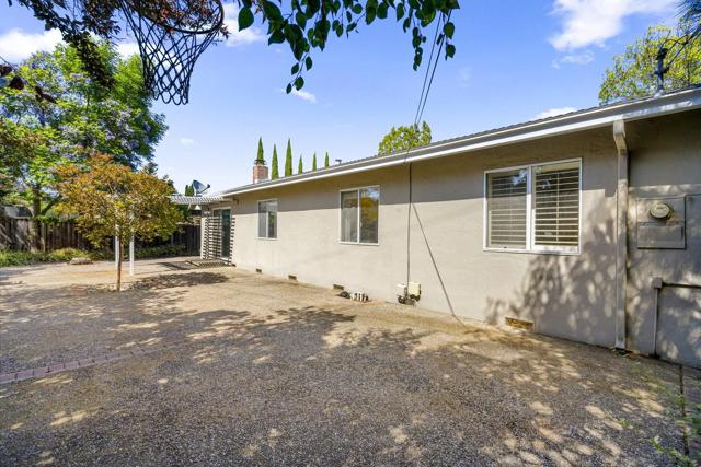 1655 Kennard Way, Sunnyvale CA: https://media.crmls.org/mediaz/86190b32-db41-494c-be03-f95fb8879fcf.jpg