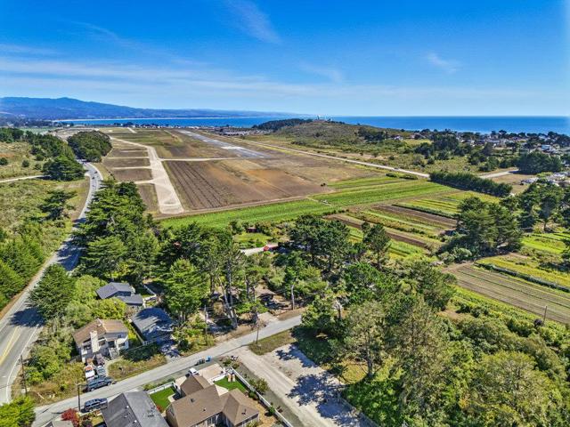 430 Marine Boulevard, Moss Beach CA: https://media.crmls.org/mediaz/86191634-ca98-4509-9f7e-2e8008895428.jpg