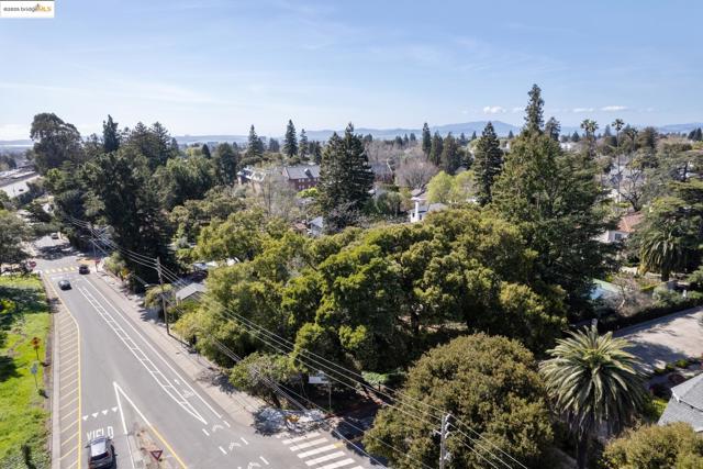 0 Ivanhoe, Oakland CA: https://media.crmls.org/mediaz/86195e25-d05d-4ed2-9686-33bb4ab761c6.jpg