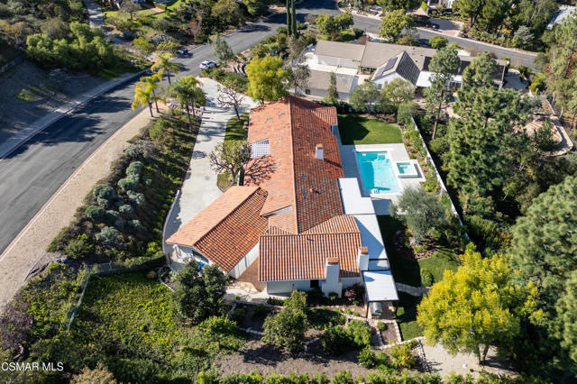 87 Pinecrest Road, Westlake Village CA: https://media.crmls.org/mediaz/861a26cc-d39c-4031-b06b-f066ec16626e.jpg