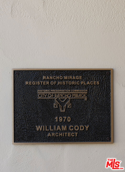 6 Cody Court, Rancho Mirage CA: https://media.crmls.org/mediaz/861a7e75-2a2c-41a1-94af-123deb998b4e.jpg