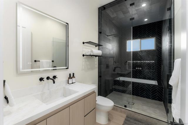 Image 32 of 40 For 5140 Los Robles Dr