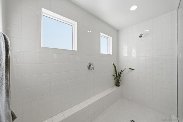 8337 Summit way, San Diego CA: https://media.crmls.org/mediaz/861b7c2a-05e5-4475-86ca-238a97e55f12.jpg