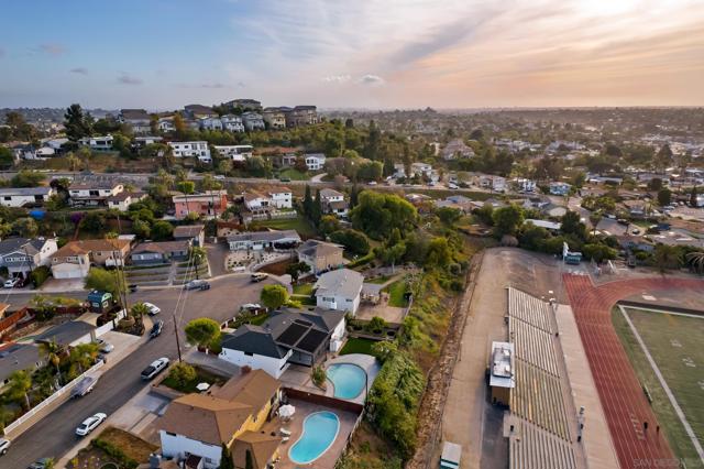 4058 Apore Street, La Mesa CA: https://media.crmls.org/mediaz/861b8891-eecf-4887-a35b-7e22d08dcd29.jpg