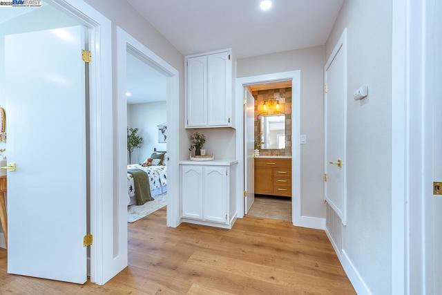 Image 40 of 54 For 32996 Soquel St