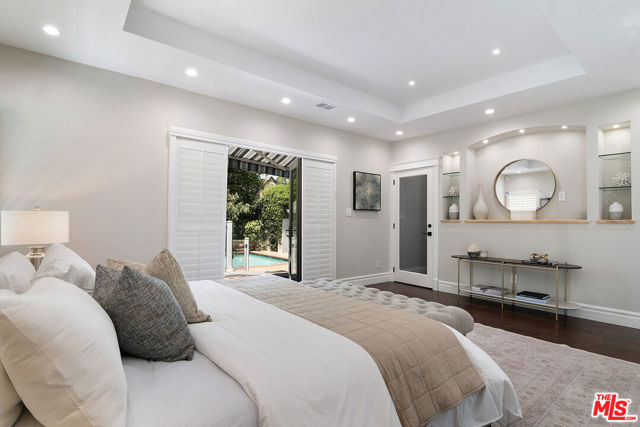 1067 Hi Point Street, Los Angeles CA: https://media.crmls.org/mediaz/861c2a3a-e087-410c-9c66-59d817ee762c.jpg