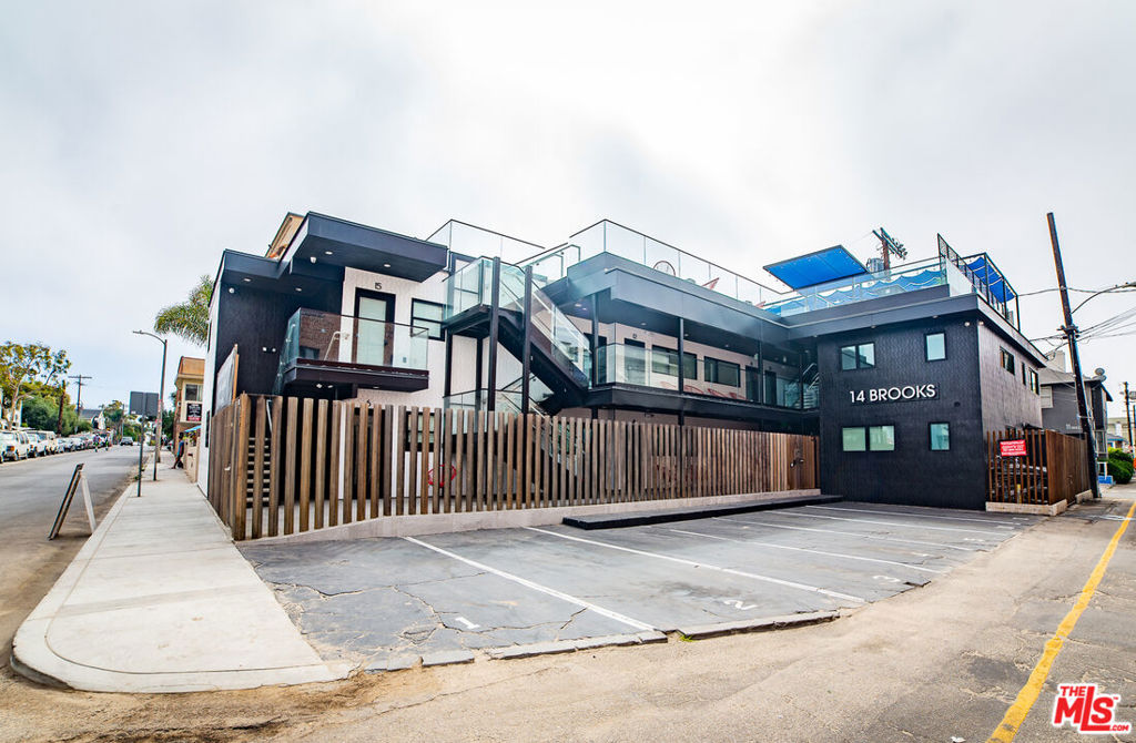 14 Brooks Avenue #8