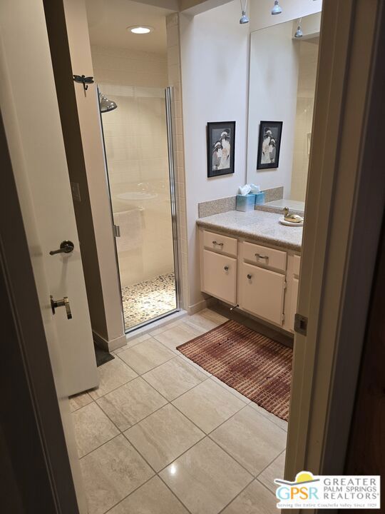 1445 Via Isla, Palm Springs CA: https://media.crmls.org/mediaz/861d0142-f786-4112-9b6a-d64dcb9ef80c.jpg