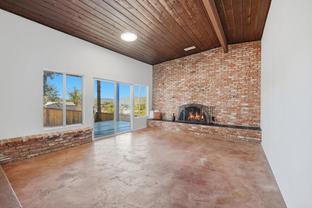 Detail Gallery Image 11 of 28 For 12307 Lemon Crest Dr, Lakeside,  CA 92040 - 3 Beds | 2 Baths