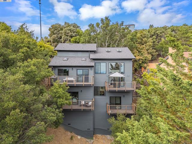 1106 Besito Ave, Berkeley CA: https://media.crmls.org/mediaz/861d7409-f904-4078-b570-67b685f85a1d.jpg