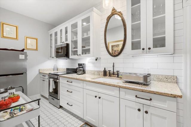 223 N Oregon Street, Yreka CA: https://media.crmls.org/mediaz/861ddd83-a260-4418-a44d-83c426eb31dd.jpg