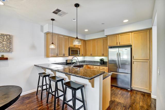 140 Selby Ln, Livermore CA: https://media.crmls.org/mediaz/861ea16d-bb91-4980-ab84-d88e1179bc93.jpg