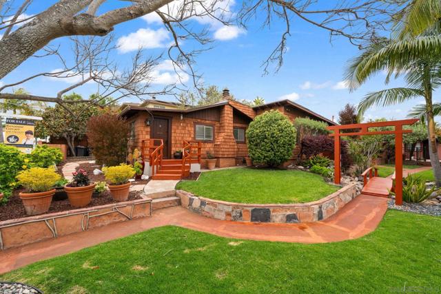 4573 4575 Massachusetts St, San Diego CA: https://media.crmls.org/mediaz/861ef7ab-8283-4283-9197-def5a2a874c9.jpg