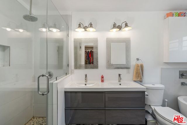 4139 Camero Avenue, Los Angeles CA: https://media.crmls.org/mediaz/86201088-ceb0-4457-a5d8-d760c813133a.jpg
