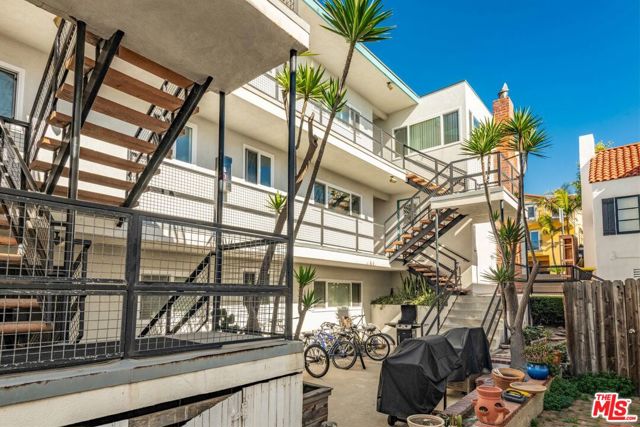 150 10TH Street, Hermosa Beach, California 90254, ,Residential Income,Sold,10TH,22127457