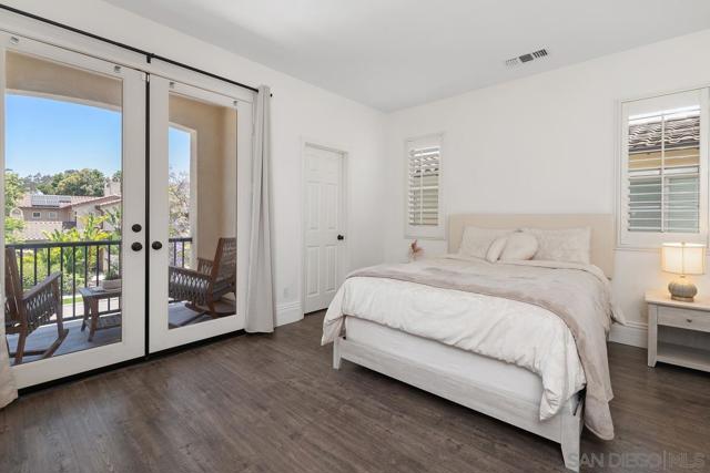10237 Paseo De Linda, San Diego CA: https://media.crmls.org/mediaz/8620740e-dd8b-422b-8630-9fe88330d71f.jpg