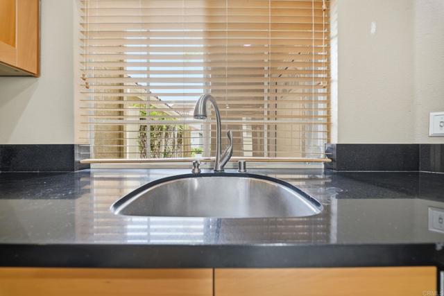 Detail Gallery Image 15 of 50 For 10974 Creekbridge Pl, San Diego,  CA 92128 - 2 Beds | 2/1 Baths