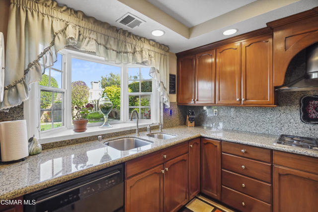 744 Calle Las Colinas, Newbury Park CA: https://media.crmls.org/mediaz/8620b571-fb57-4f8d-b28d-9f320cebe0cd.jpg