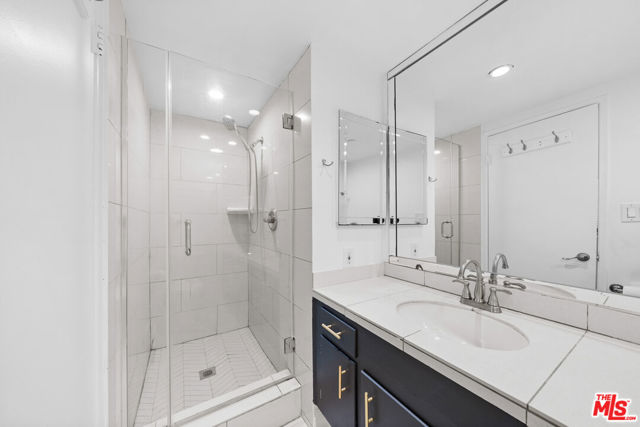 148 S Reeves Drive, Beverly Hills CA: https://media.crmls.org/mediaz/8623c9b9-63a5-42cf-95da-d5b9c7087010.jpg