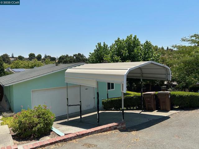 826 Veale, Martinez CA: https://media.crmls.org/mediaz/86243044-de52-41d9-a3ee-638fa27affb7.jpg
