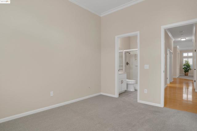 540 Central Park Pl, Brentwood CA: https://media.crmls.org/mediaz/86243d9d-d6a0-4be4-a0bc-280c18a081a0.jpg
