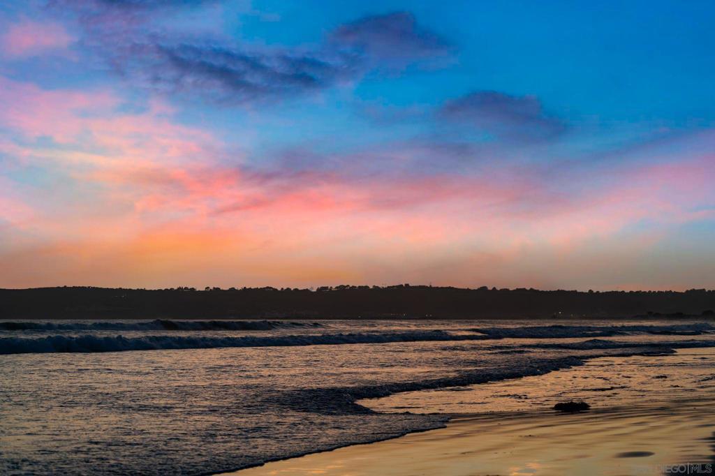 https://media.crmls.org/mediaz/8624600e-1d13-4907-be00-9a72d488ffe2.jpg?preset=X-Large