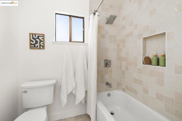 568 Vistamont Ave, Berkeley CA: https://media.crmls.org/mediaz/86254abf-402a-49b3-a8c3-9b53d058b986.jpg