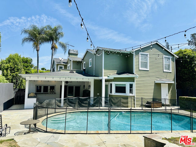 12722 Halkirk Street, Studio City CA: https://media.crmls.org/mediaz/86255be2-fede-4b7c-82c6-b28141dce79e.jpg