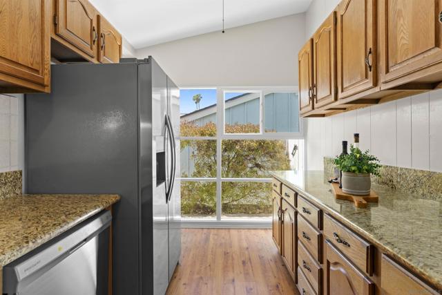 5768 CAMBER DR, San Diego CA: https://media.crmls.org/mediaz/86256531-25e2-4783-8d74-59dd07f6c38f.jpg