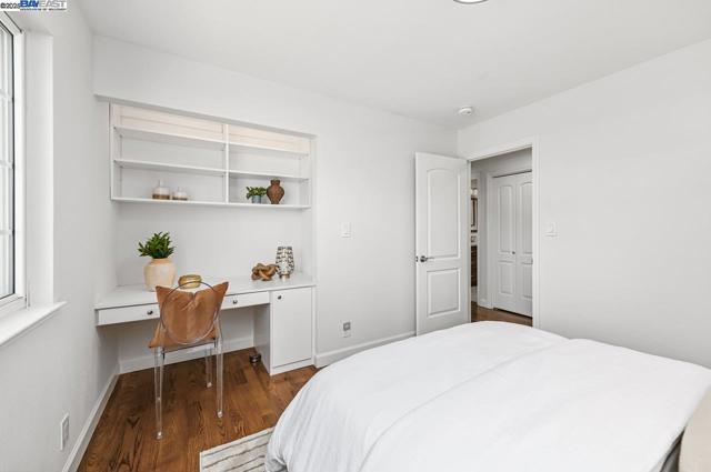 7864 Fairoaks Dr, Pleasanton CA: https://media.crmls.org/mediaz/8625de90-8cf8-473f-a58b-9ca614c3c4e1.jpg