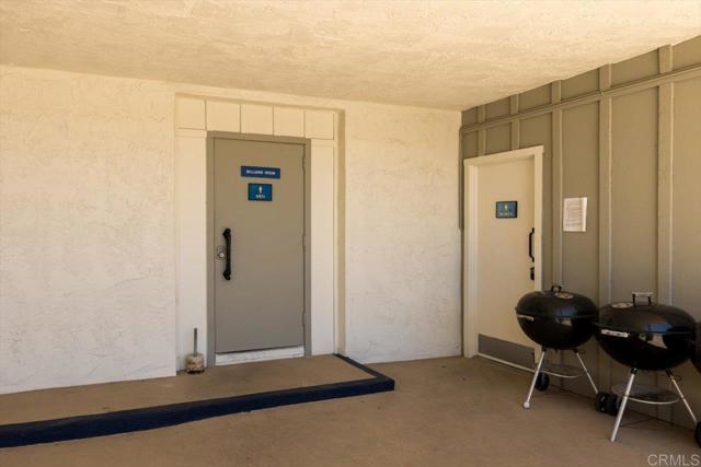 1501 Anza Avenue, Vista CA: https://media.crmls.org/mediaz/8625f8aa-4241-4b54-a503-2a16ad90ca72.jpg