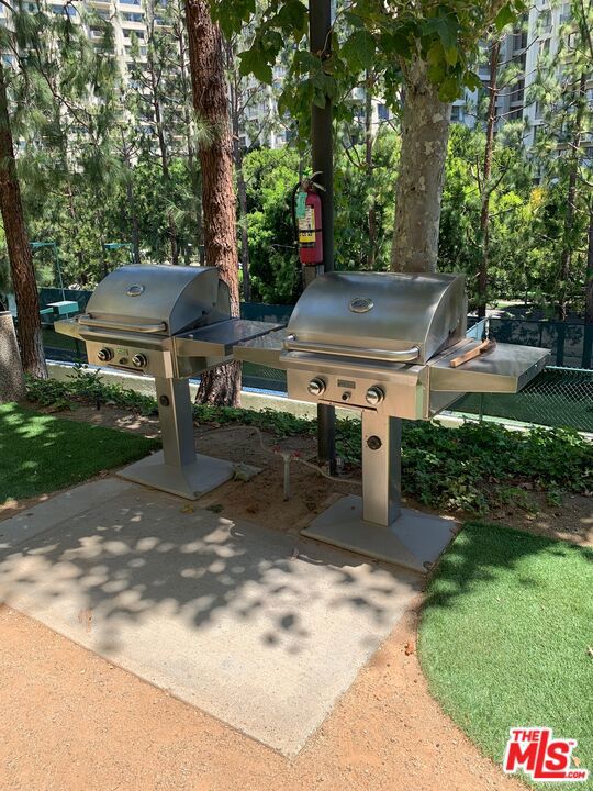 2122 Century Park Lane, Los Angeles CA: https://media.crmls.org/mediaz/8626f2c9-3ca5-4f82-8cf0-716c9e7d82b3.jpg