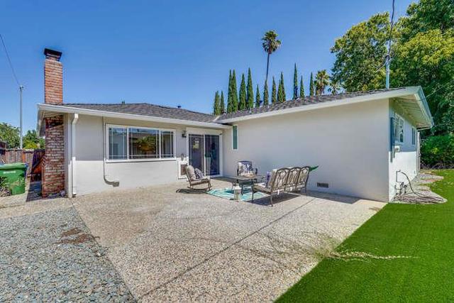 898 La Plata Plaza, Campbell CA: https://media.crmls.org/mediaz/86279898-0328-41d6-b72a-2d254b769cfb.jpg