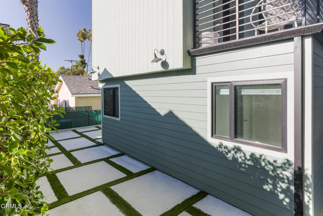 Detail Gallery Image 28 of 30 For 4947 Stratford Rd, Los Angeles,  CA 90042 - 5 Beds | 2 Baths