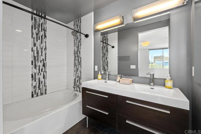 Detail Gallery Image 15 of 24 For 2187 Catalina Bld, San Diego,  CA 92107 - 2 Beds | 2/1 Baths