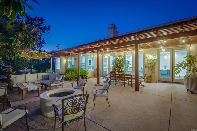 1495 Meredith Road, Fallbrook CA: https://media.crmls.org/mediaz/86289709-8f83-4953-b12e-7da9d1163c9a.jpg