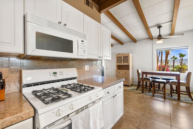 68079 Vista Del Valle, Cathedral City CA: https://media.crmls.org/mediaz/8628a750-c1a6-41a0-a8c2-abd5b765747b.jpg