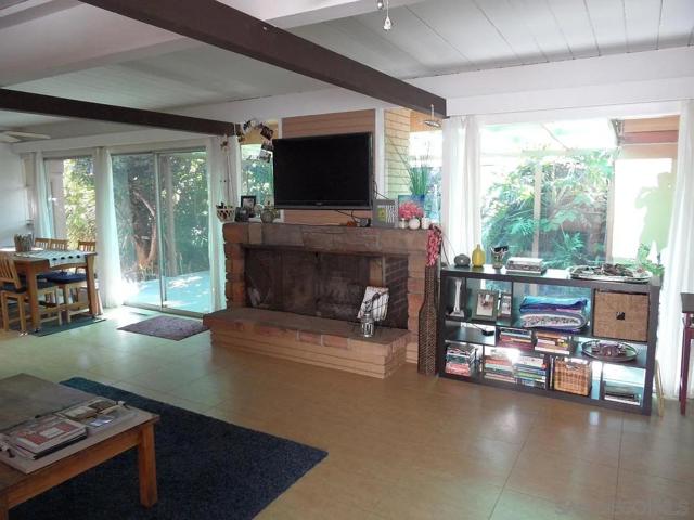1631 Cypress Ave, San Diego CA: https://media.crmls.org/mediaz/862926bb-9043-4e73-89b7-3bb37fc09114.jpg