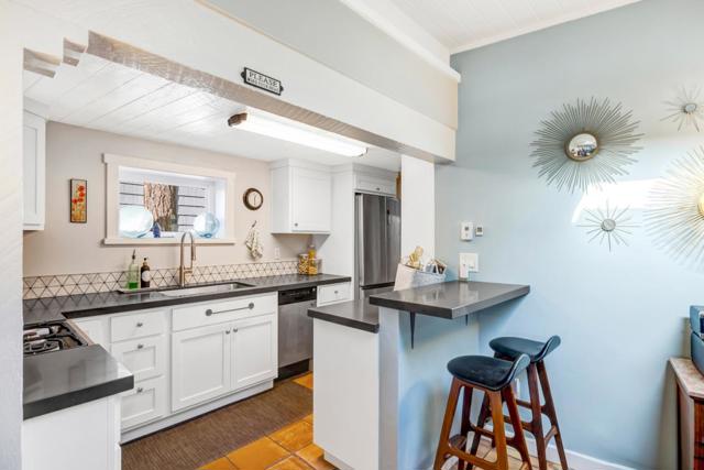 1171 Presidio Boulevard, Pacific Grove CA: https://media.crmls.org/mediaz/8629540e-3721-456f-89dc-05ebd9451a53.jpg