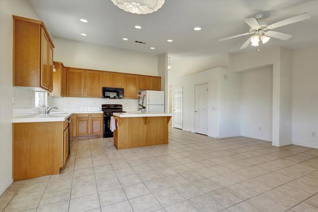 Detail Gallery Image 16 of 42 For 22929 via Santana, Nuevo,  CA 92567 - 4 Beds | 2 Baths
