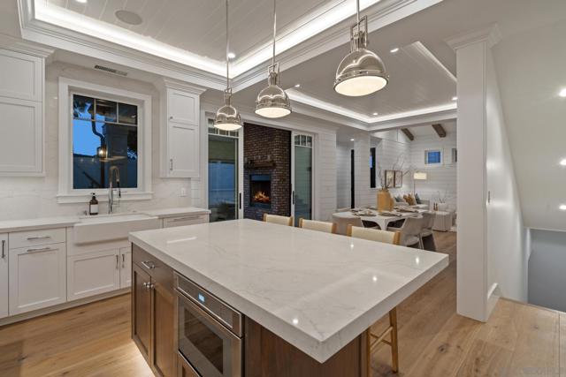 462 Westbourne Street, La Jolla CA: https://media.crmls.org/mediaz/86299404-6a97-4325-9c14-6861192b694e.jpg